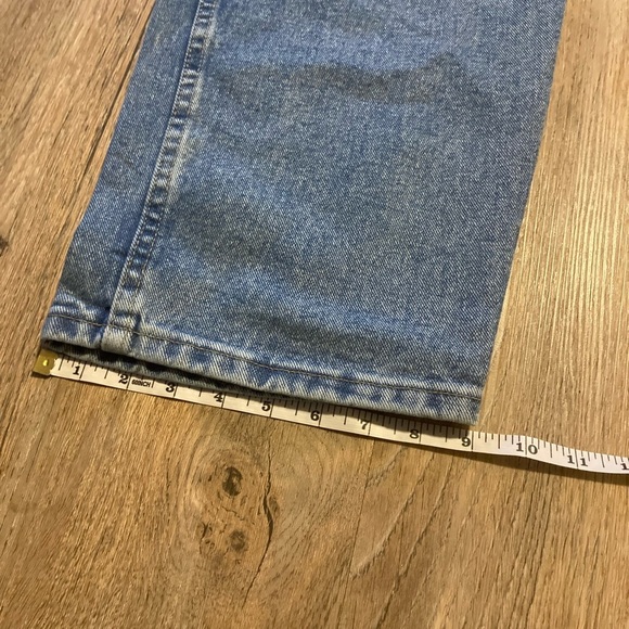Wrangler Rugged Wear Medium Light Denim Jeans - Relaxed Fit 44W (43) x 30 L - Picture 6 of 10